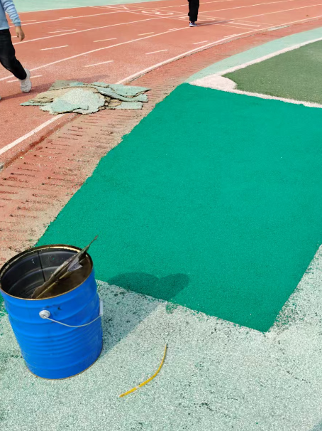 益阳球场翻新修补改造专项服务介绍